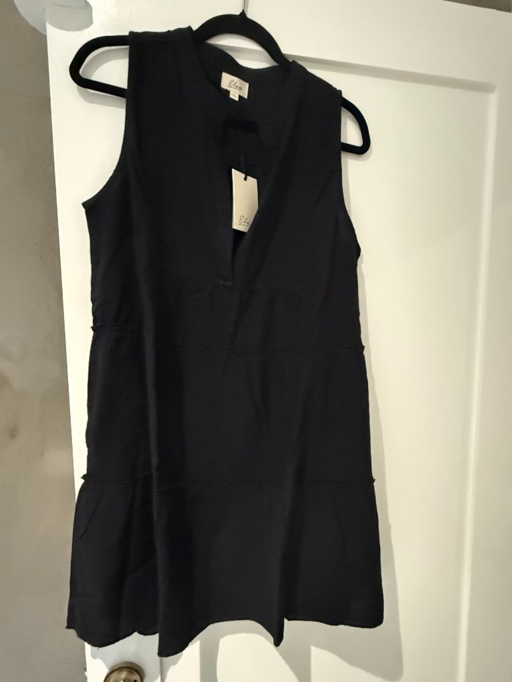 Elan Sleeveless Black Swing Dress - L - NWT